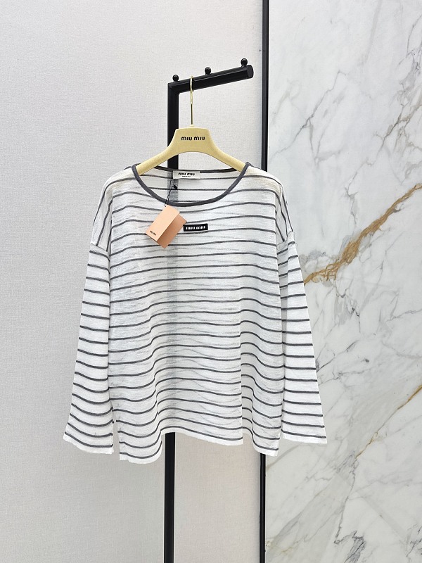 Sweater from Scarlettluxury
