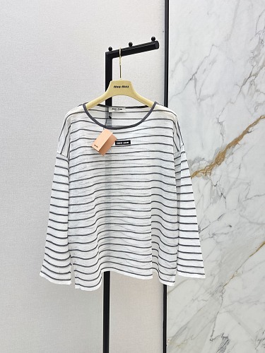 Sweater from Scarlettluxury