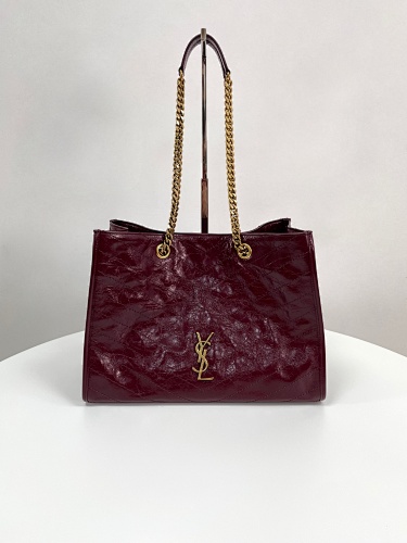 Shopping bag from Scarlettluxury
