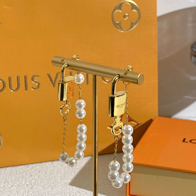 Earrings from Scarlettluxury