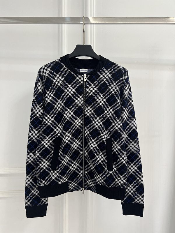 Sweater from Scarlettluxury