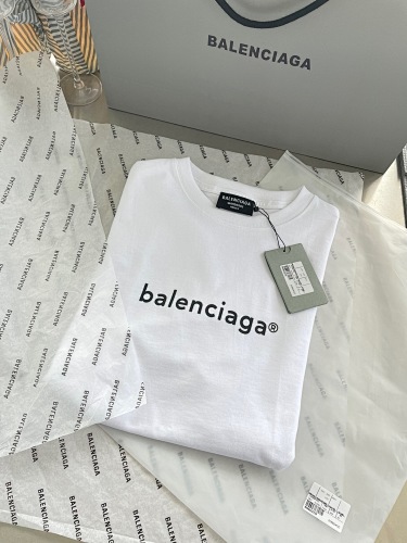 Balenciaga 𝗟𝗼𝗴𝗼 T Zp Unisex Zp