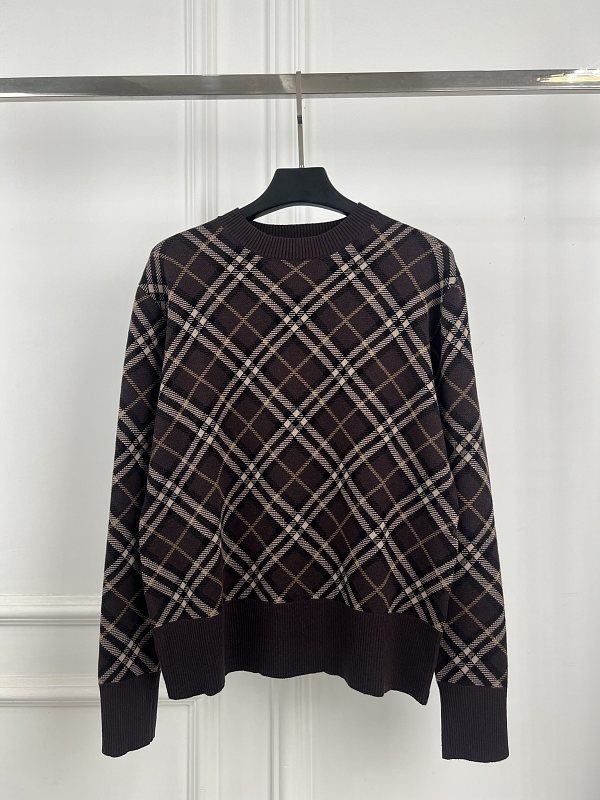 Sweater from Scarlettluxury