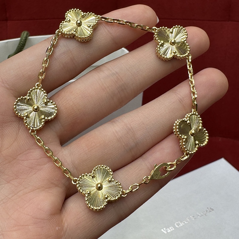 Bracelet from Scarlettluxury