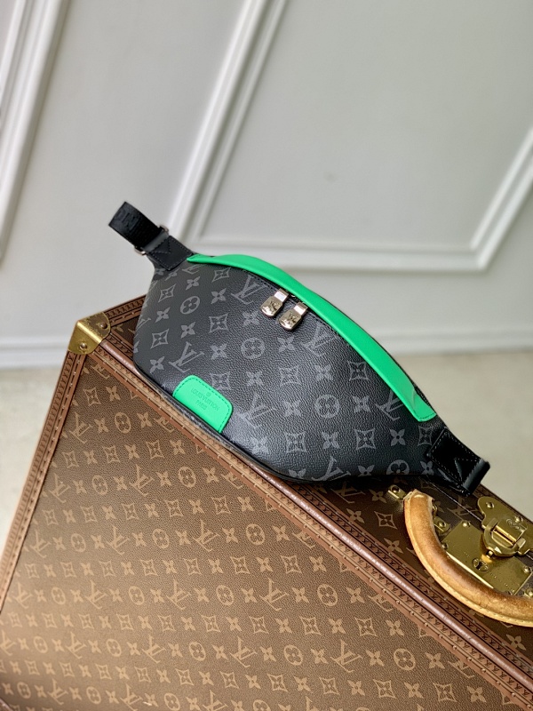Louis Vuitton crossbody bag