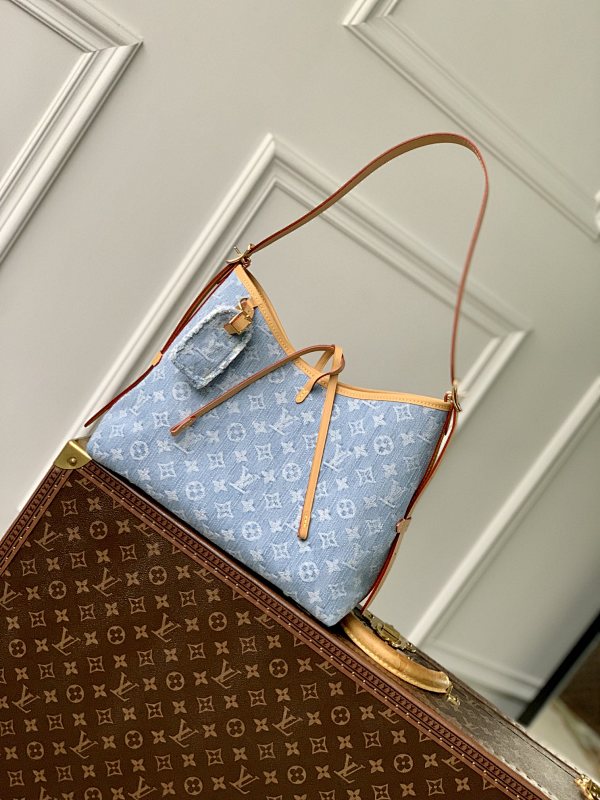 Louis Vuitton clutch