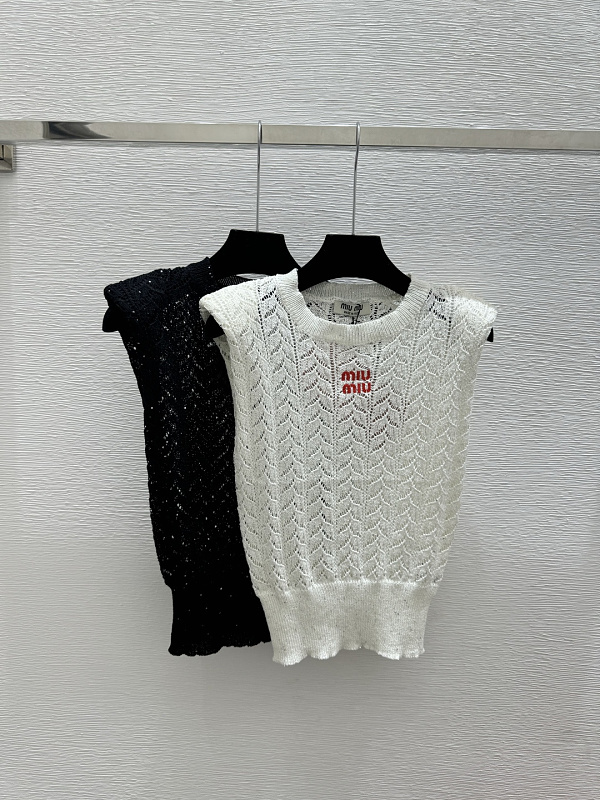 Sweater from Scarlettluxury
