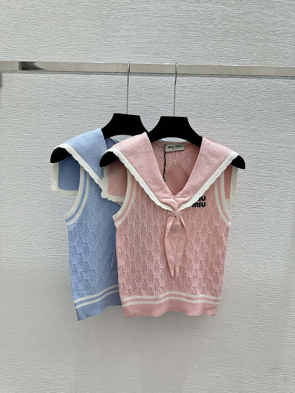 Sweater from Scarlettluxury