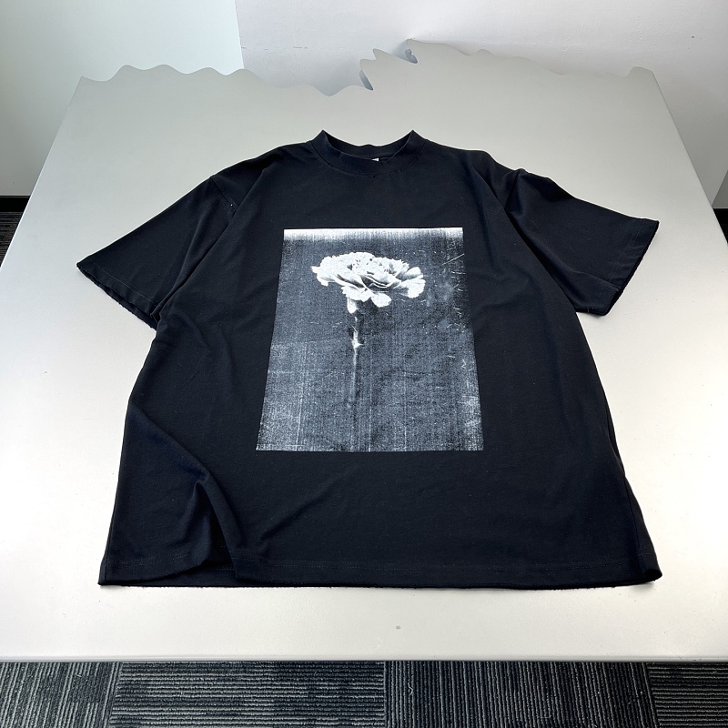 Tee from Scarlettluxury