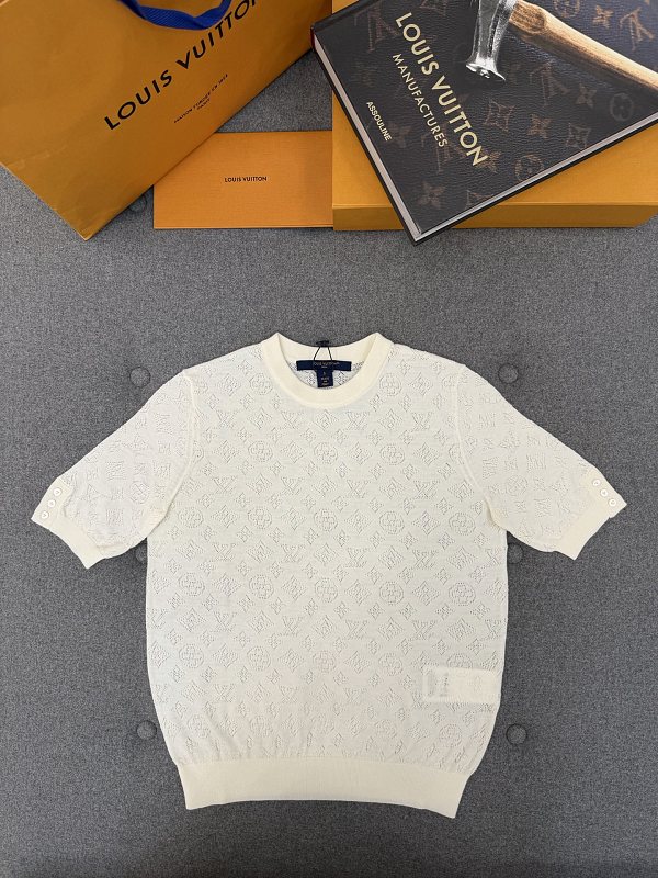 Tee from Scarlettluxury