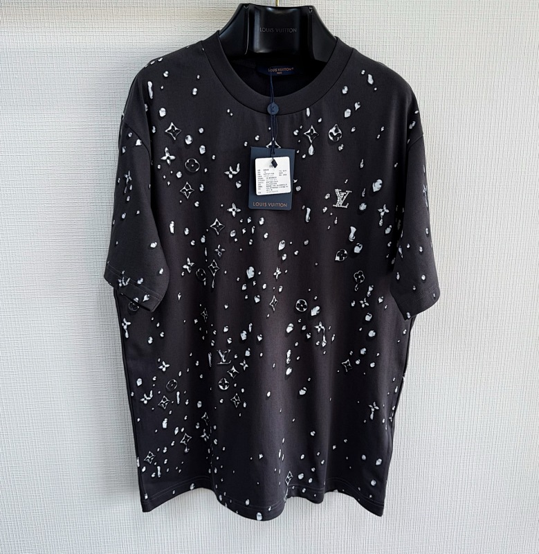 Tee from Scarlettluxury