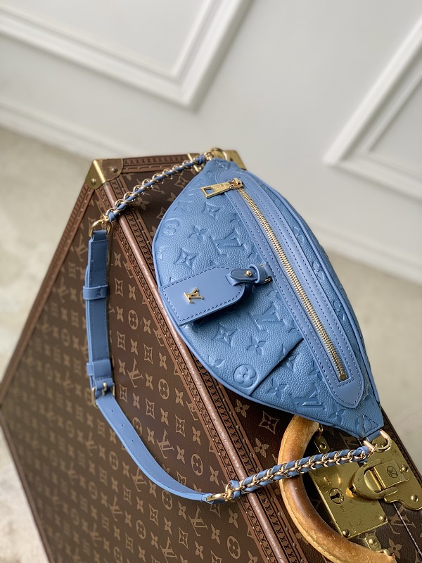 Louis Vuitton crossbody bag