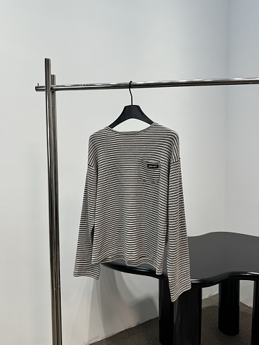 Sweater from Scarlettluxury