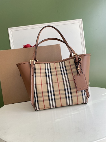 Shopping bag from Scarlettluxury