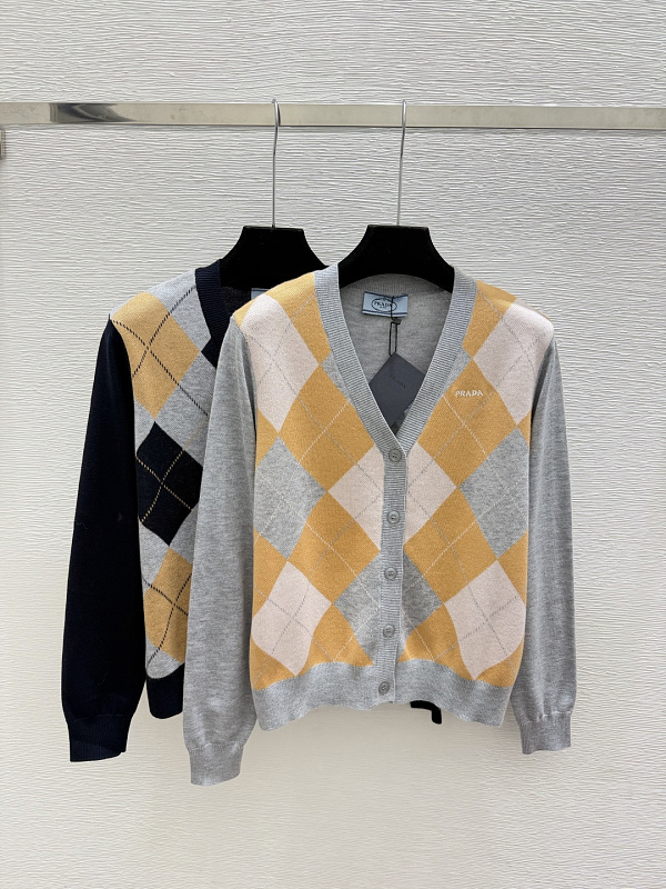Sweater from Scarlettluxury