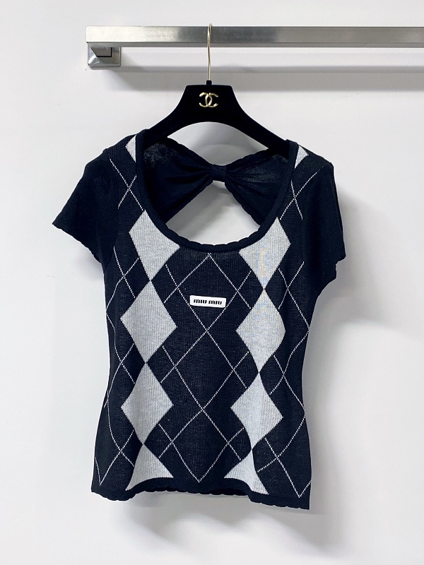 Tee from Scarlettluxury