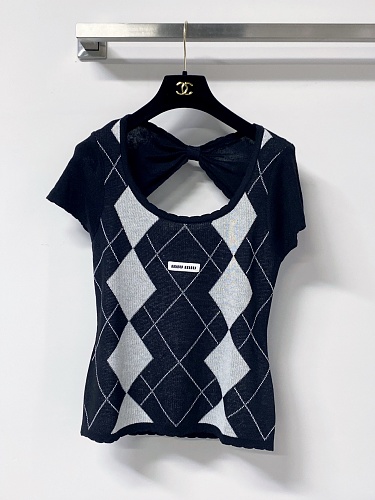 Tee from Scarlettluxury