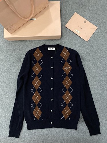 Sweater from Scarlettluxury