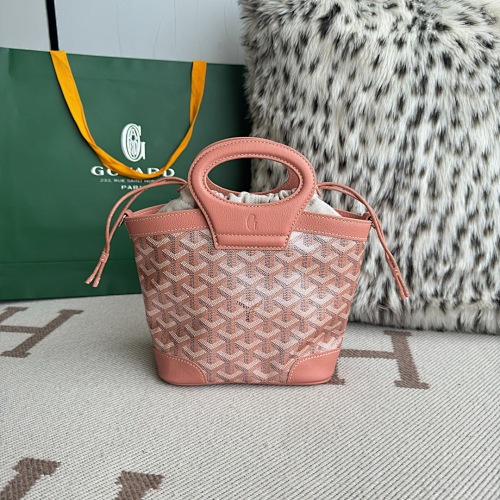 Travel bag from Scarlettluxury