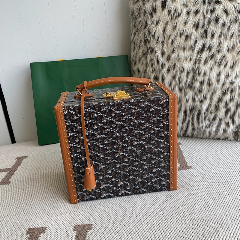 Goyard bag