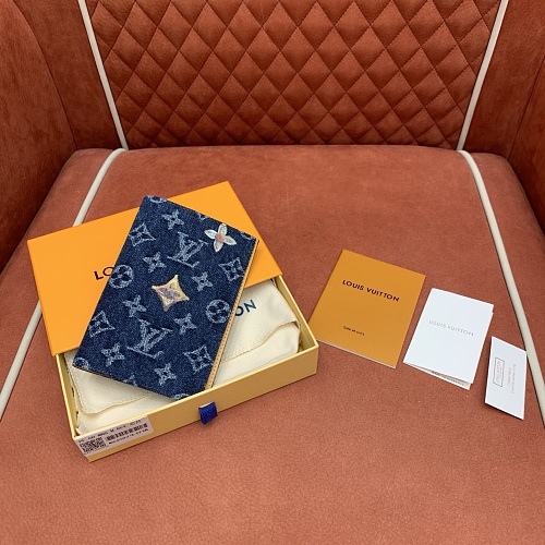 Card holder from Scarlettluxury