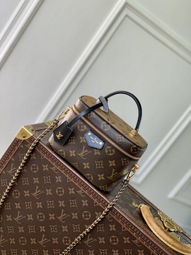 Louis Vuitton crossbody bag