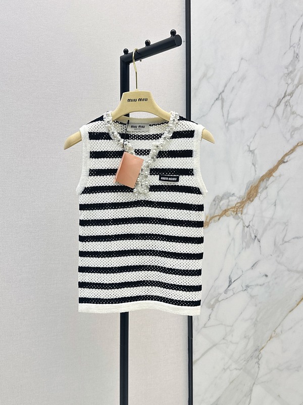 Sweater from Scarlettluxury