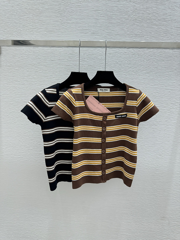Sweater from Scarlettluxury