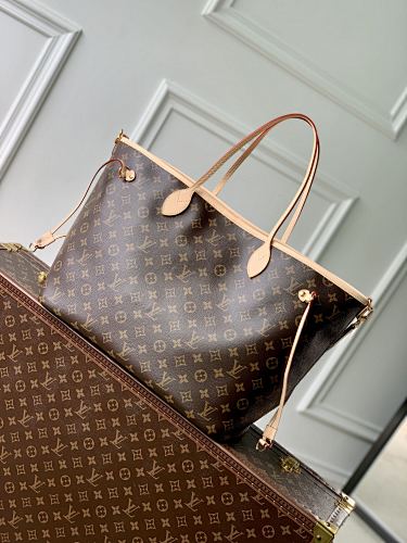Louis Vuitton shoulder bag