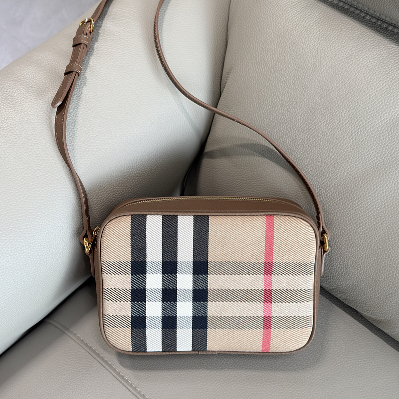 Camera bag from Scarlettluxury