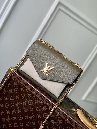 Louis Vuitton crossbody bag