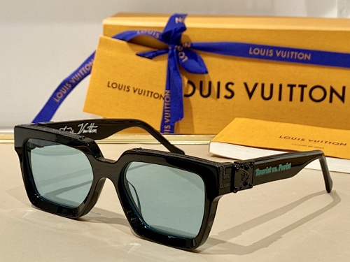 Louis Vuitton S-lock Monogram
