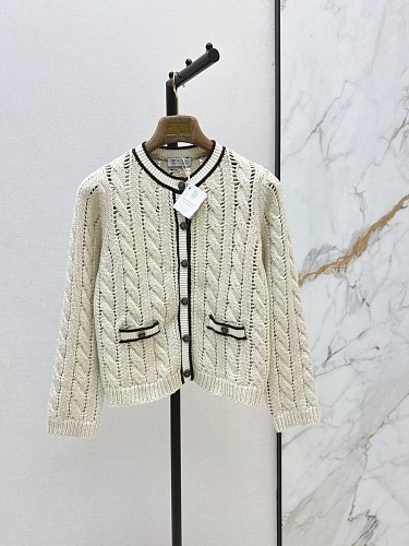Sweater from Scarlettluxury