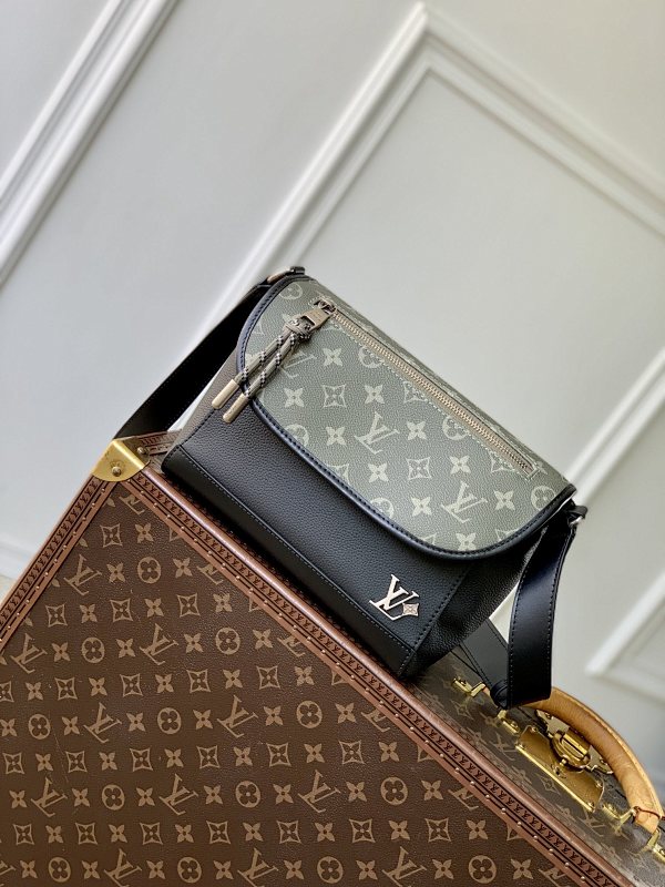 Louis Vuitton messenger bag