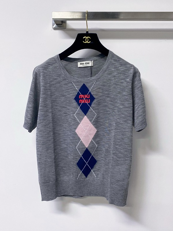 Tee from Scarlettluxury