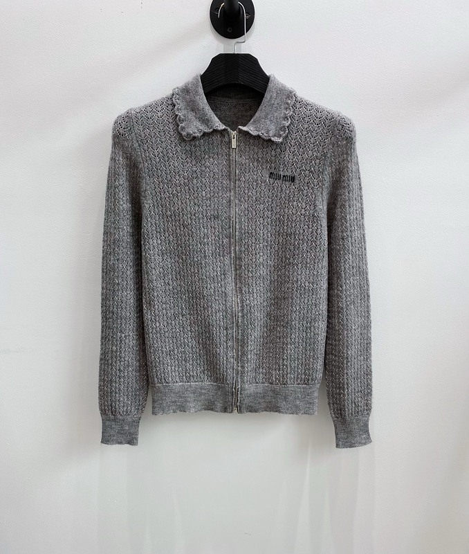 Sweater from Scarlettluxury