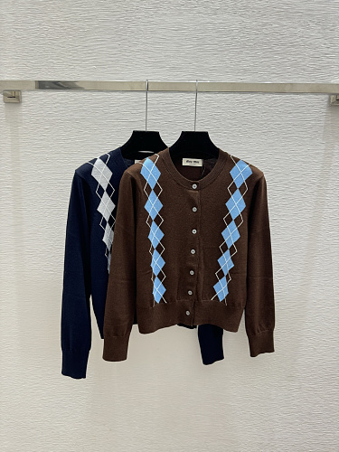 Sweater from Scarlettluxury