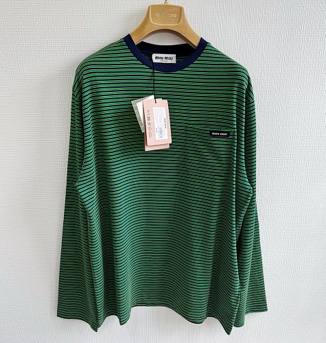 Sweater from Scarlettluxury