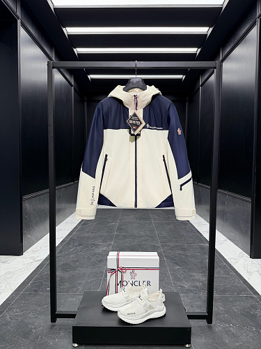 Moncler shopping bag