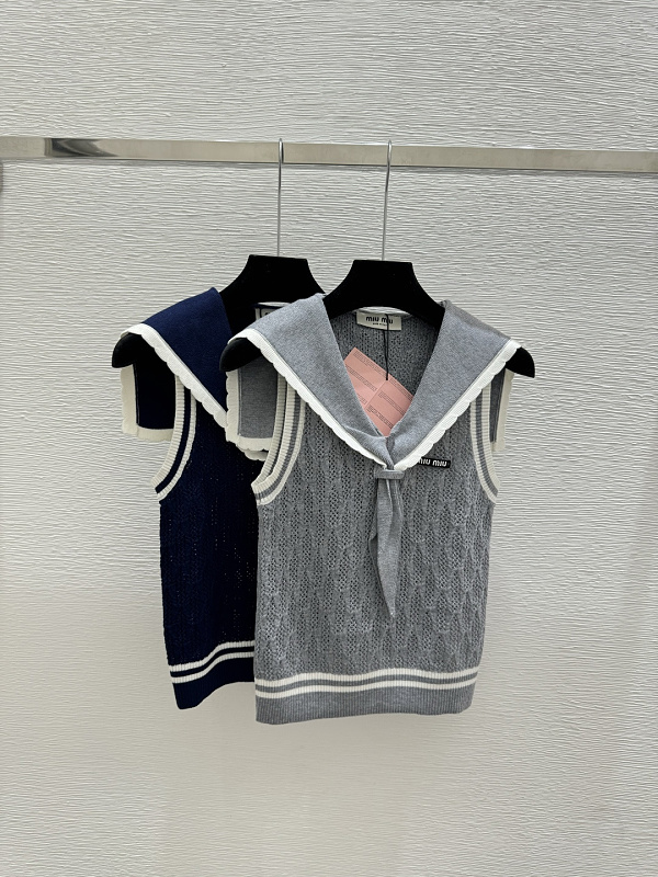 Sweater from Scarlettluxury