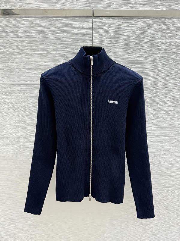 Sweater from Scarlettluxury