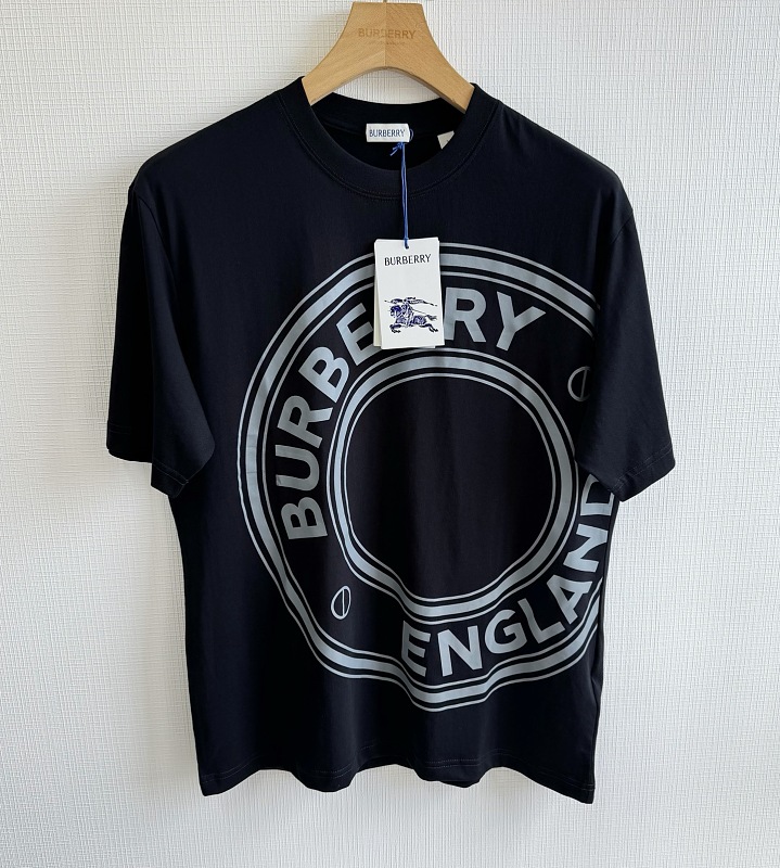 Tee from Scarlettluxury