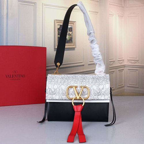 Valentino Garavani E W Vring