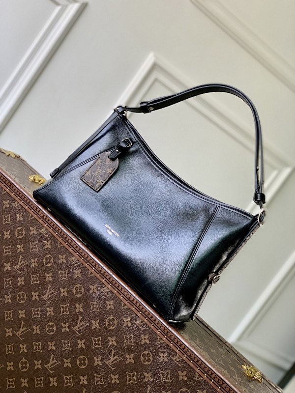 Louis Vuitton crossbody bag