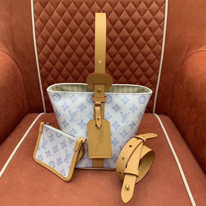 Louis Vuitton crossbody bag