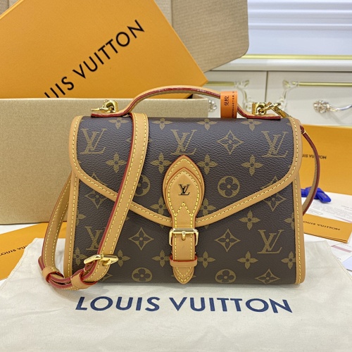 Messenger bag from Scarlettluxury