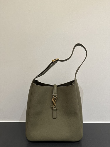 Shoulder bag from Scarlettluxury