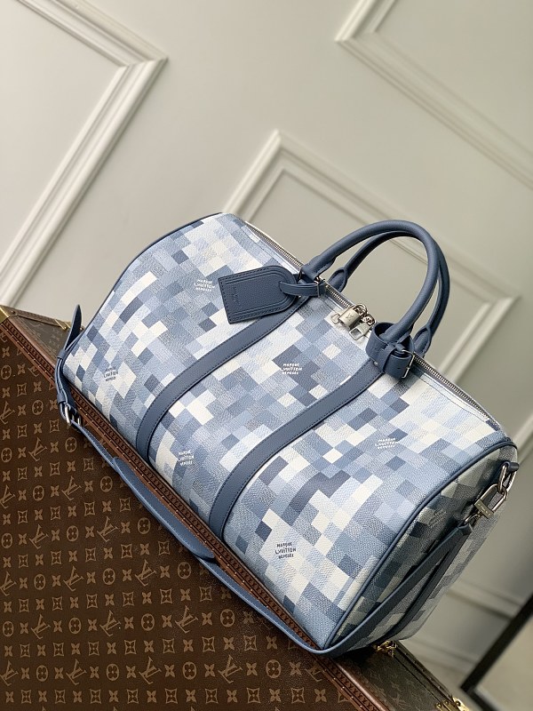 Travel bag from Scarlettluxury