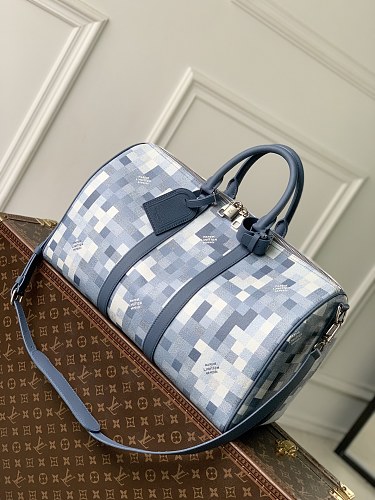 Travel bag from Scarlettluxury