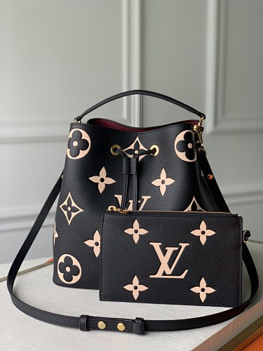 Louis Vuitton crossbody bag